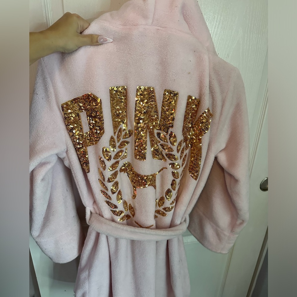 PINK VS Robe - Picture 2 of 15
